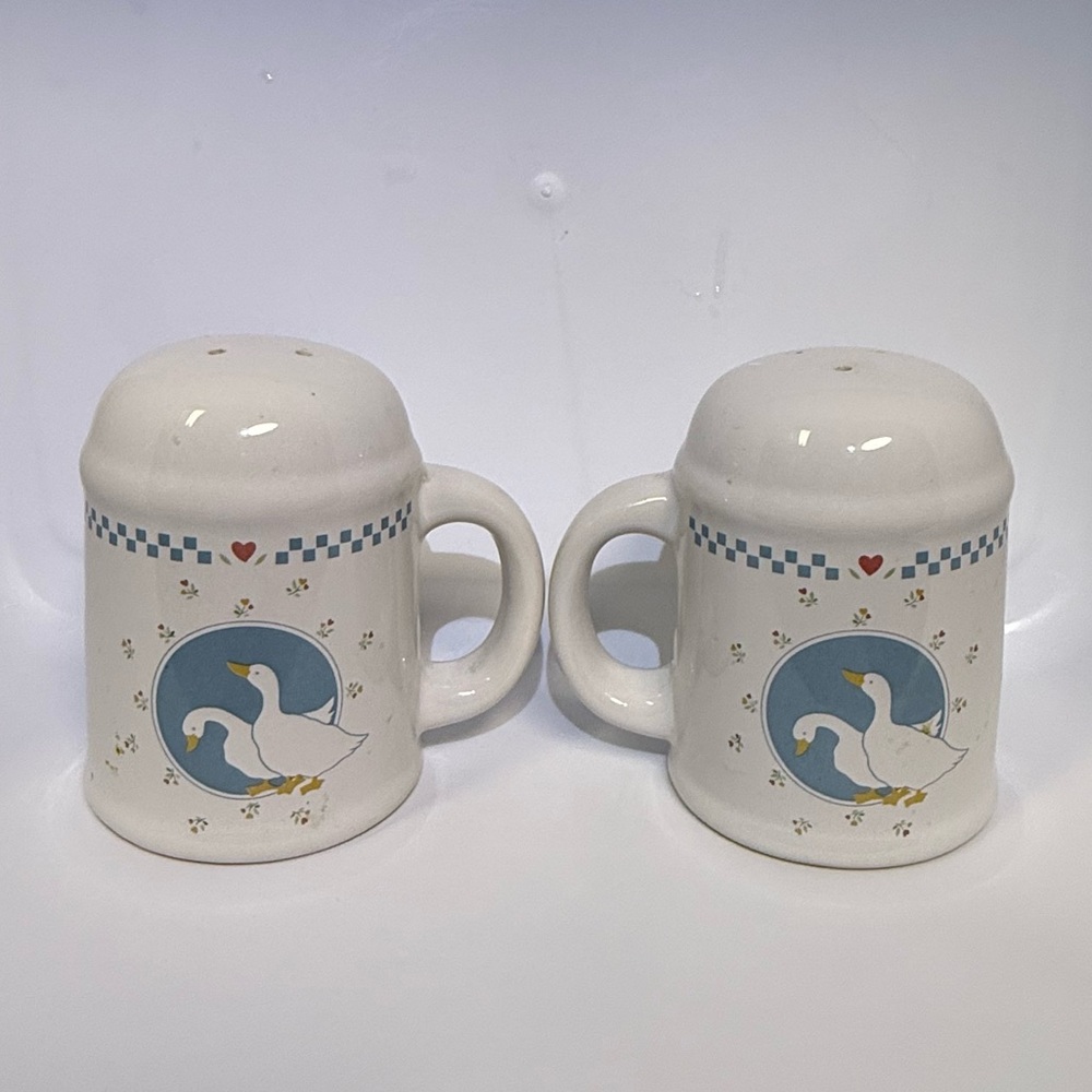 Vintage 80’s “Moonlight” S & P Shaker Set by Ten Strawberry Street. Like new.